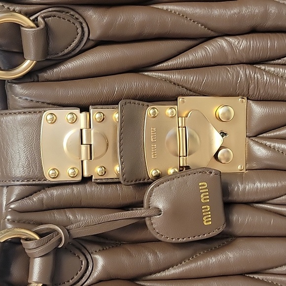 MIU MIU Matellase leather Large Satchel handbag - Picture 3 of 17